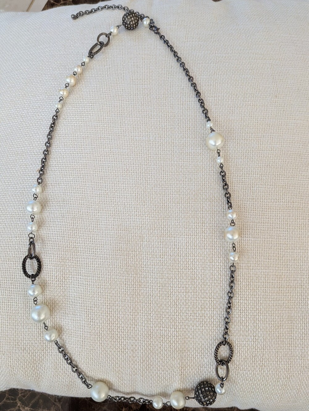 Classic Pearl and Oxidized Silver Chain Necklace - White Pearls